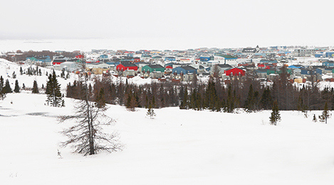 Le Centre de santé Tulattavik de l'Ungava et le village de Kuujjuaq